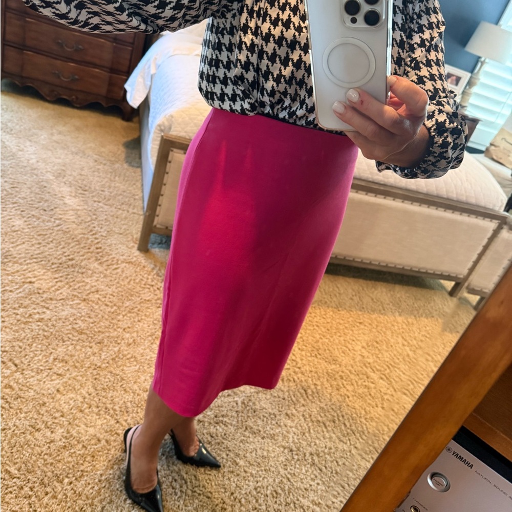 Elegant Pink Women's Skirt